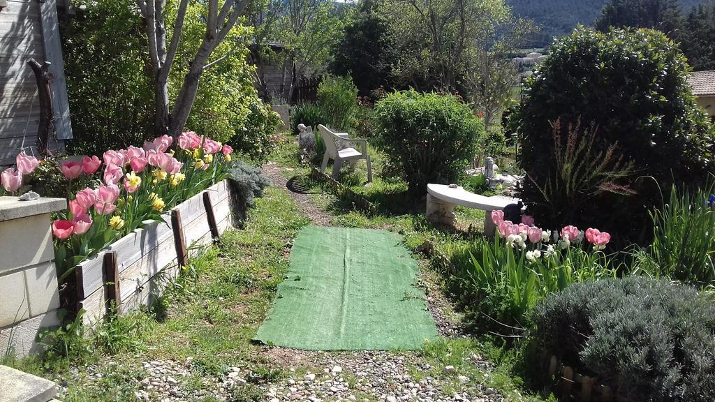 Le Gite De Cristal Proche Bugarach Granes Bagian luar foto