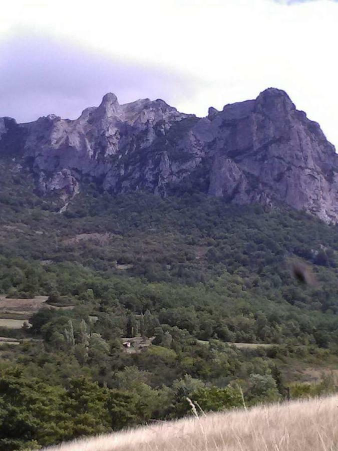 Le Gite De Cristal Proche Bugarach Granes Bagian luar foto